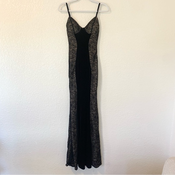 NEW! Windsor Dahlia V-Neck Mermaid Lace Velvet Formal Dress Size XS - Picture 2 of 5